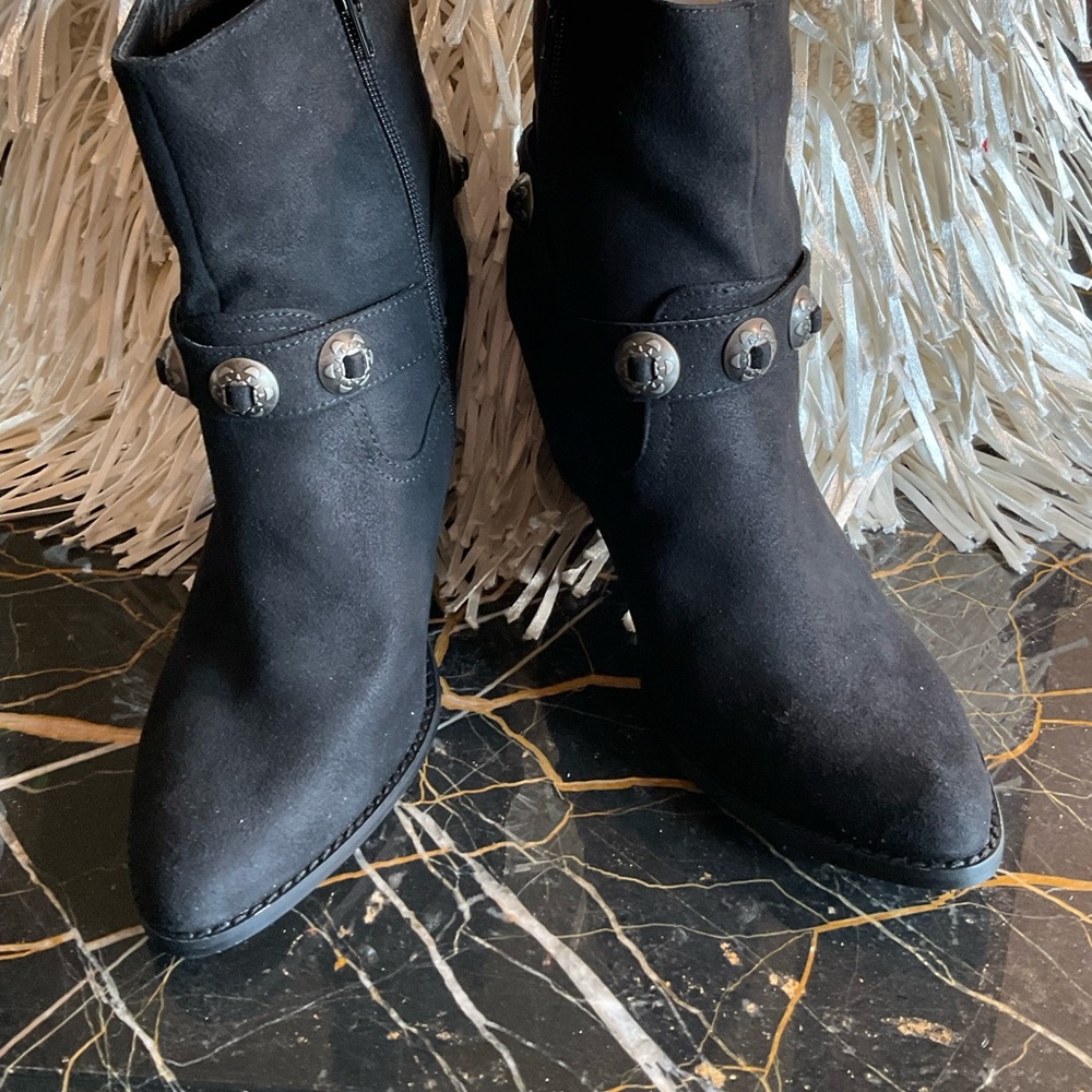 NWT Coconuts by Matisse Black Ankle Boots - 8.5